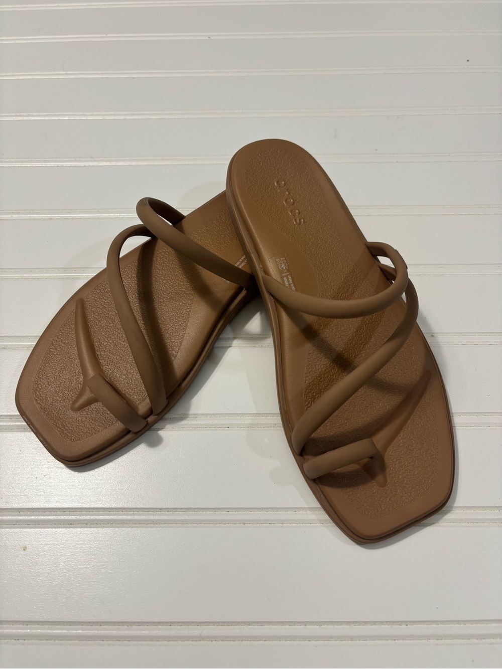 CROCS Women’s Brown Strappy Toe-Ring Slide Sandals